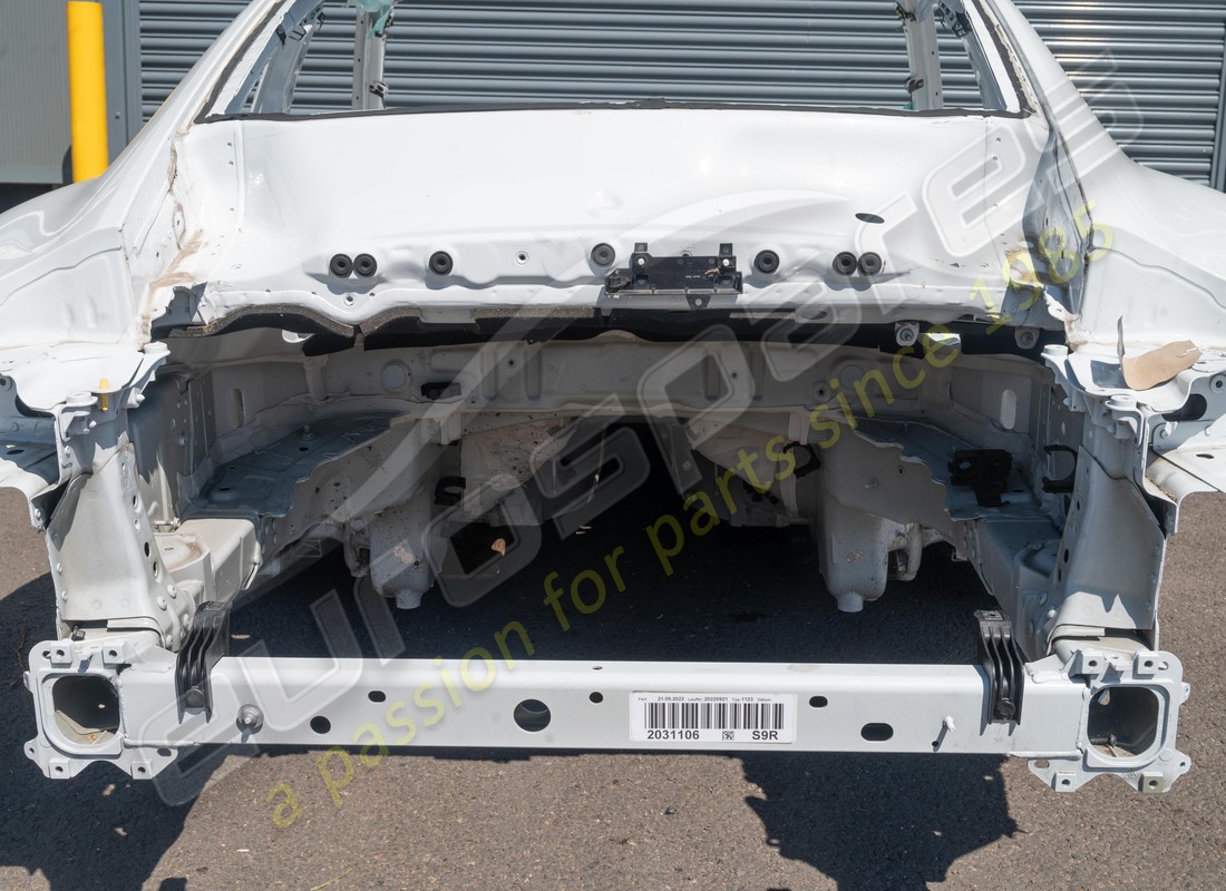 used porsche 992 gt3 rear chassis & quarter panels. part number eap1510496 (4)