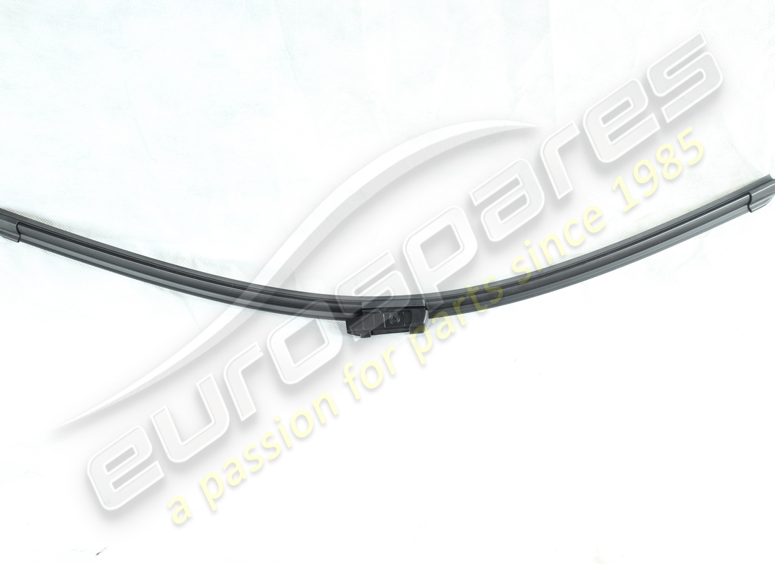 NEW MASERATI WINDSCREEN WIPER BRUSH. PART NUMBER 670156545 (1) new maserati windscreen wiper brush. part number 670156545 (1)