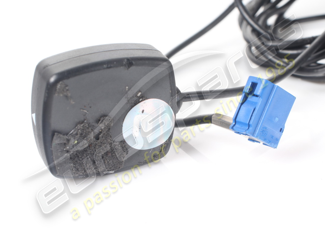 USED FERRARI GLONASS GPS ANTENNA. PART NUMBER 336506 (3) used ferrari glonass gps antenna. part number 336506 (3)