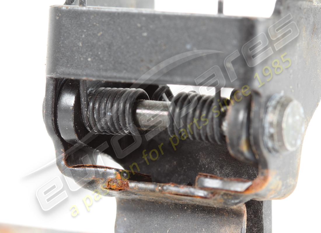 USED FERRARI COMPLETE HINGE. PART NUMBER 85528700 (4) used ferrari complete hinge. part number 85528700 (4)