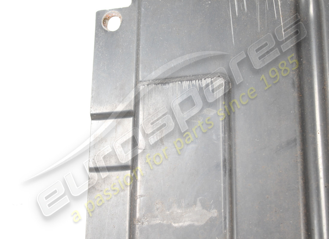 damaged ferrari rh rear section of front flat undertray element. part number 81176900 (4)