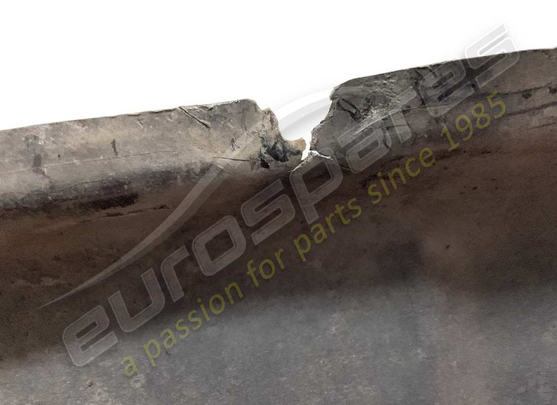 DAMAGED LAMBORGHINI WHEEL HOUSE SHELL. PART NUMBER 400821192A (3) damaged lamborghini wheel house shell. part number 400821192a (3)