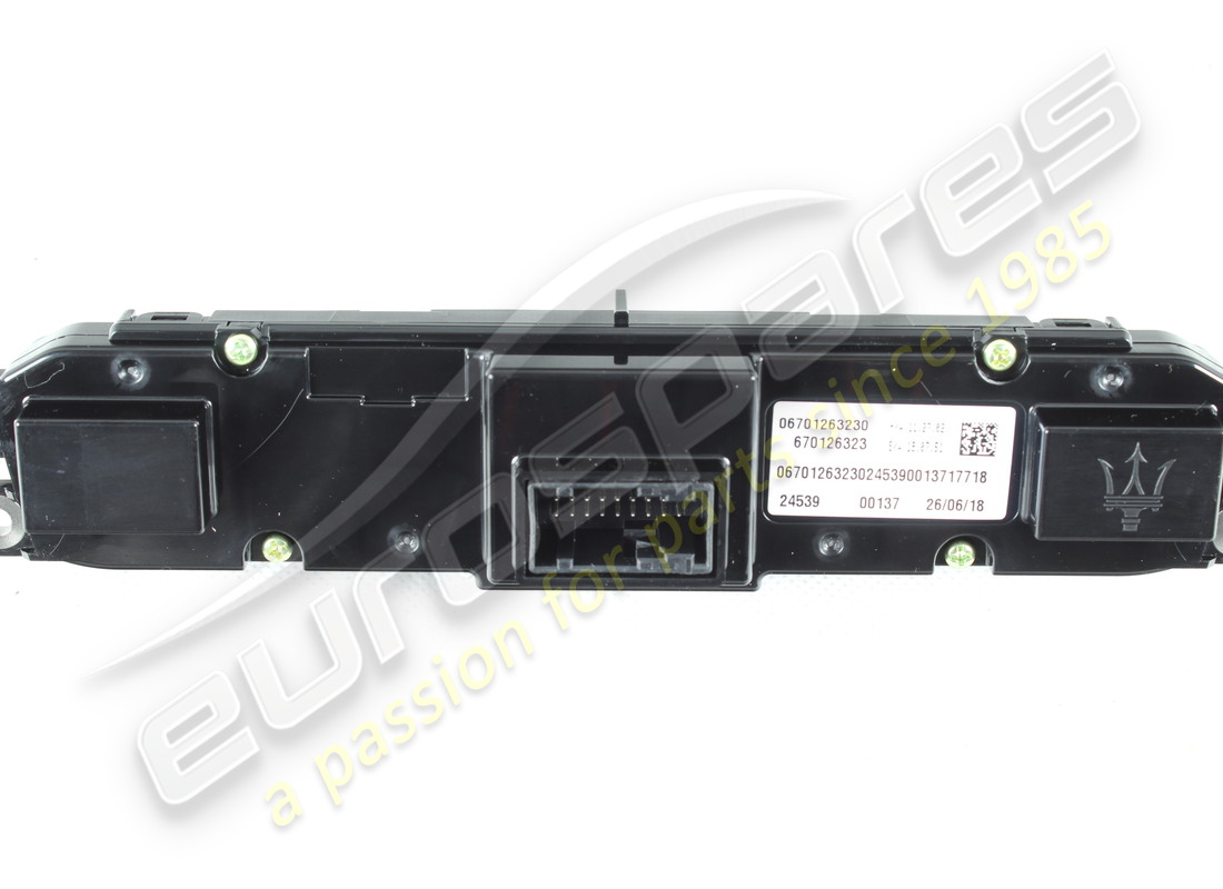 new maserati switch central trim plate. part number 670126323 (1)