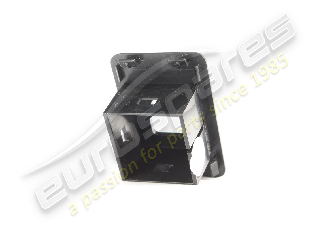 USED MASERATI USB BEZEL. PART NUMBER 673015861 (2) used maserati usb bezel. part number 673015861 (2)