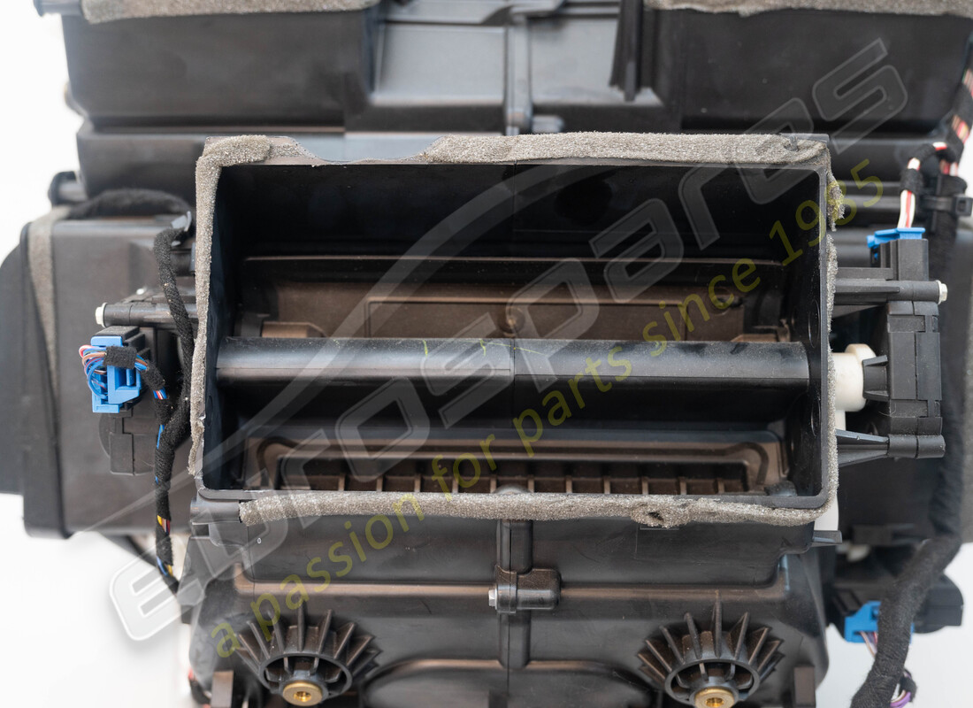 DAMAGED LAMBORGHINI HEATER MATRIX. PART NUMBER 400820351C (3) damaged lamborghini heater matrix. part number 400820351c (3)