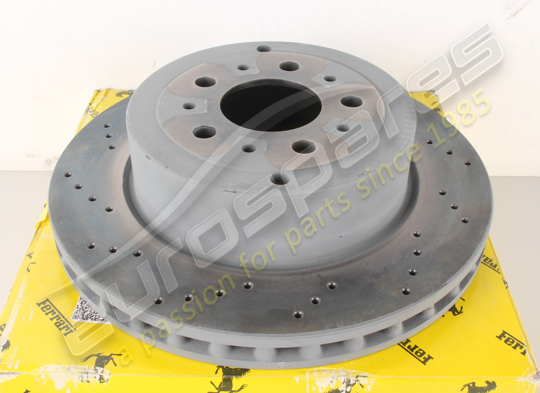 NEW FERRARI REAR BRAKE DISC.. PART NUMBER 193152 (4) new ferrari rear brake disc.. part number 193152 (4)