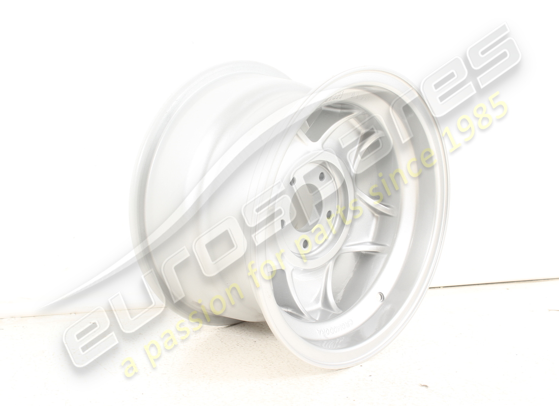 RECONDITIONED FERRARI REAR WHEEL (9X15). PART NUMBER 109193 (3) reconditioned ferrari rear wheel (9x15). part number 109193 (3)