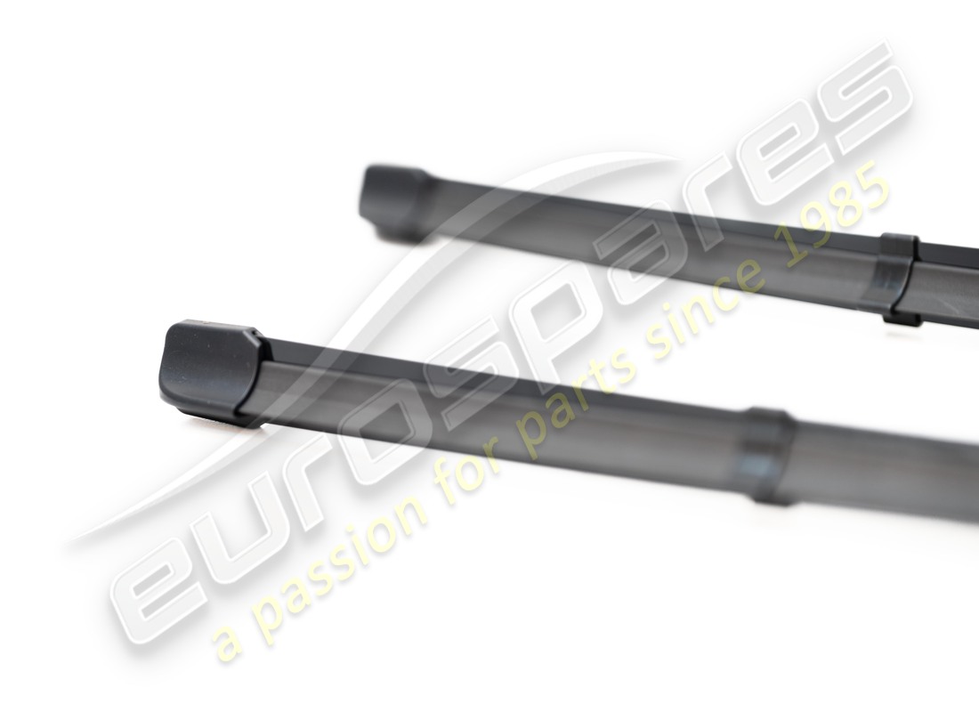 NEW PORSCHE 1 SET: WIPER BLADES. PART NUMBER 992955425CY (4) new porsche 1 set: wiper blades. part number 992955425cy (4)