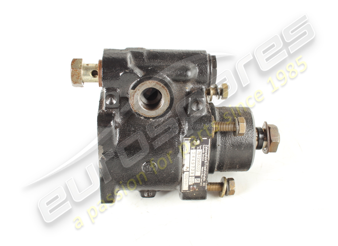 used ferrari hydraulic steering pump. part number 128755 (2)