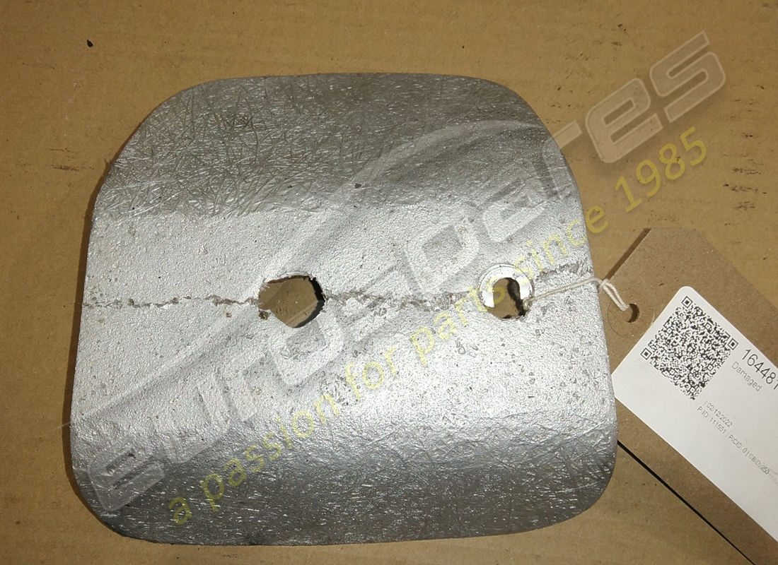 DAMAGED FERRARI RH SHIELD. PART NUMBER 164481 (1) damaged ferrari rh shield. part number 164481 (1)