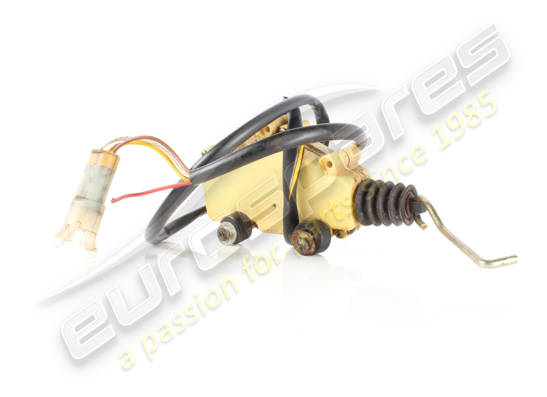 USED FERRARI CENTRAL DOOR LOCK DEVICE. PART NUMBER 62437700 (4) used ferrari central door lock device. part number 62437700 (4)