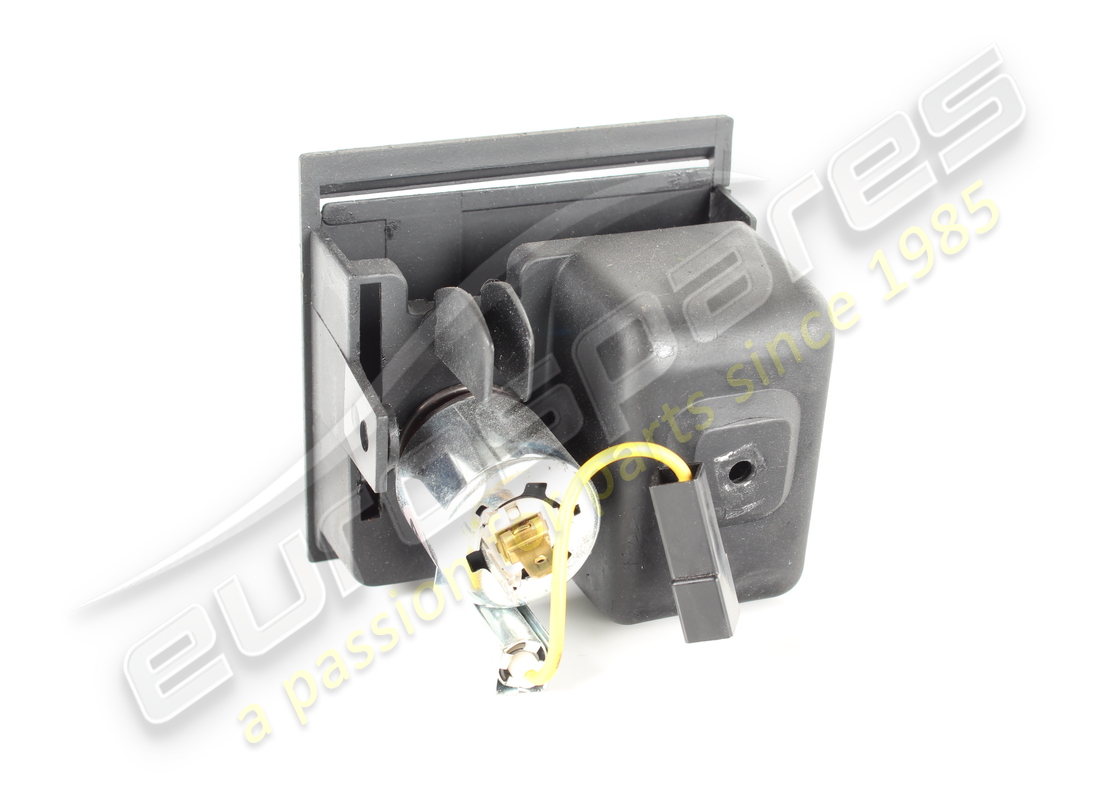 DAMAGED FERRARI ASH TRAY. PART NUMBER 65471400 (2) damaged ferrari ash tray. part number 65471400 (2)