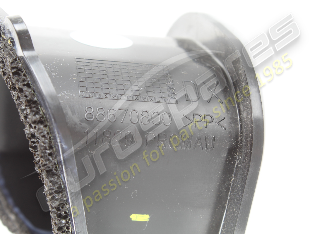 USED FERRARI RH LATERAL VENT CONNECTOR. PART NUMBER 88670800 (2) used ferrari rh lateral vent connector. part number 88670800 (2)