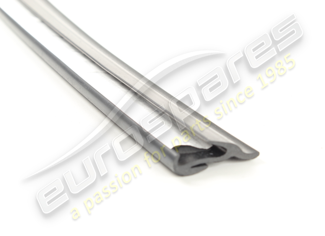 NEW EUROSPARES RH DOOR WEATHERSTRIP. PART NUMBER 62213100 (4) new eurospares rh door weatherstrip. part number 62213100 (4)