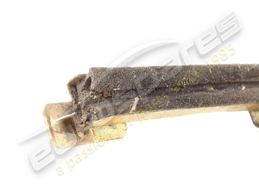 USED MASERATI REAR GUIDE FOR FRONT LH DOOR. PART NUMBER 377700115 (3) used maserati rear guide for front lh door. part number 377700115 (3)