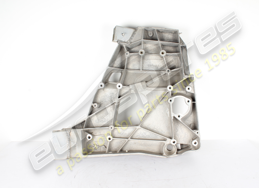 used ferrari lh rear casting. part number 68887600 (2)