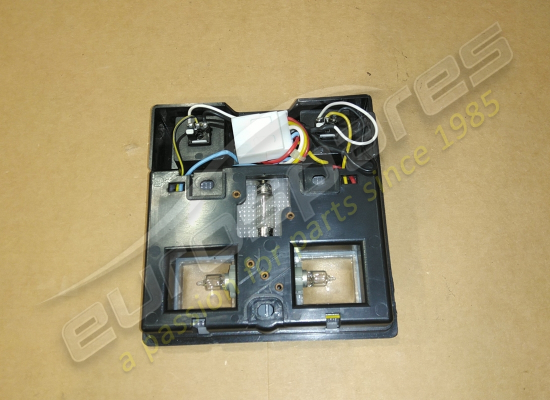 USED FERRARI REAR LAMP. PART NUMBER 153130 (2) used ferrari rear lamp. part number 153130 (2)