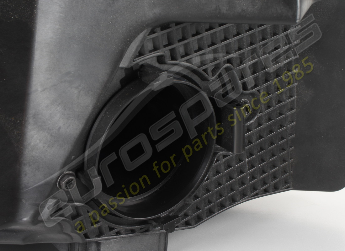 NEW ASTON MARTIN AIRBOX ASSY-RHS. PART NUMBER 4G439600BD (5) new aston martin airbox assy-rhs. part number 4g439600bd (5)