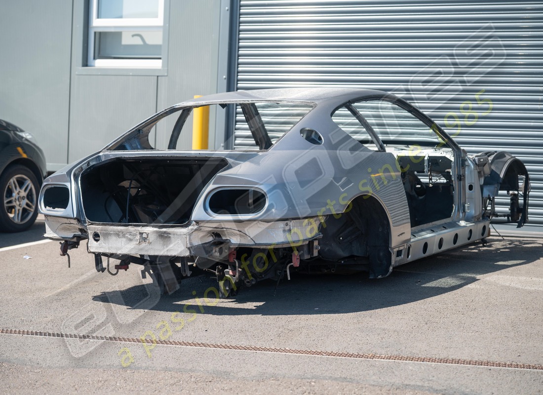 USED FERRARI COMPLETE BODYSHELL. PART NUMBER 65887700 (9) used ferrari complete bodyshell. part number 65887700 (9)