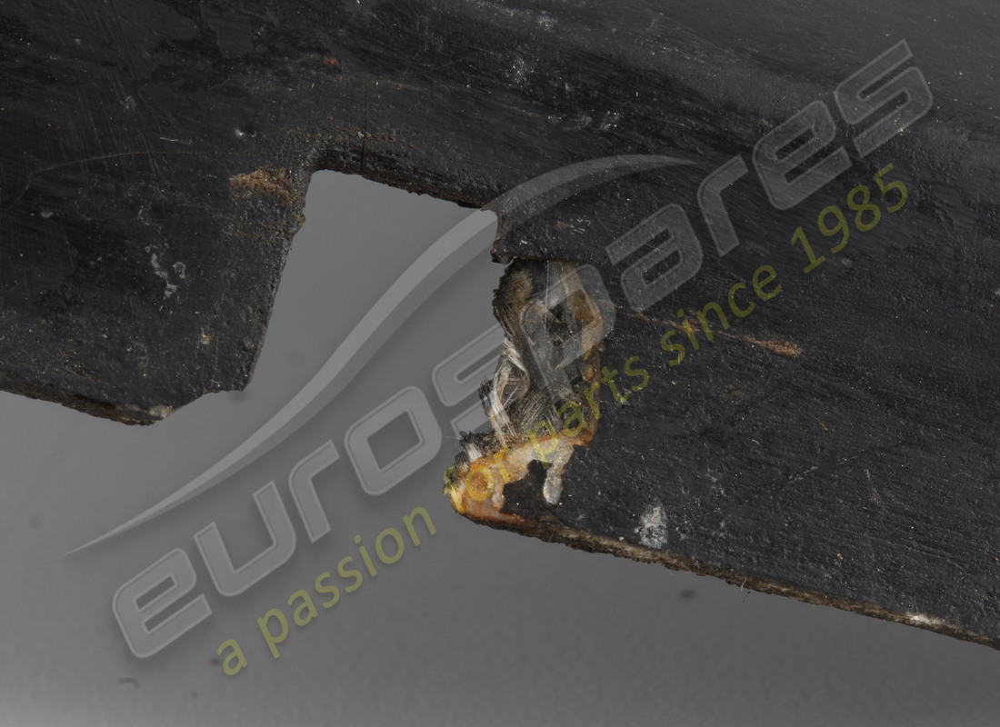 DAMAGED FERRARI RH WHEELHOUSE DOOR. PART NUMBER 65915200 (7) damaged ferrari rh wheelhouse door. part number 65915200 (7)