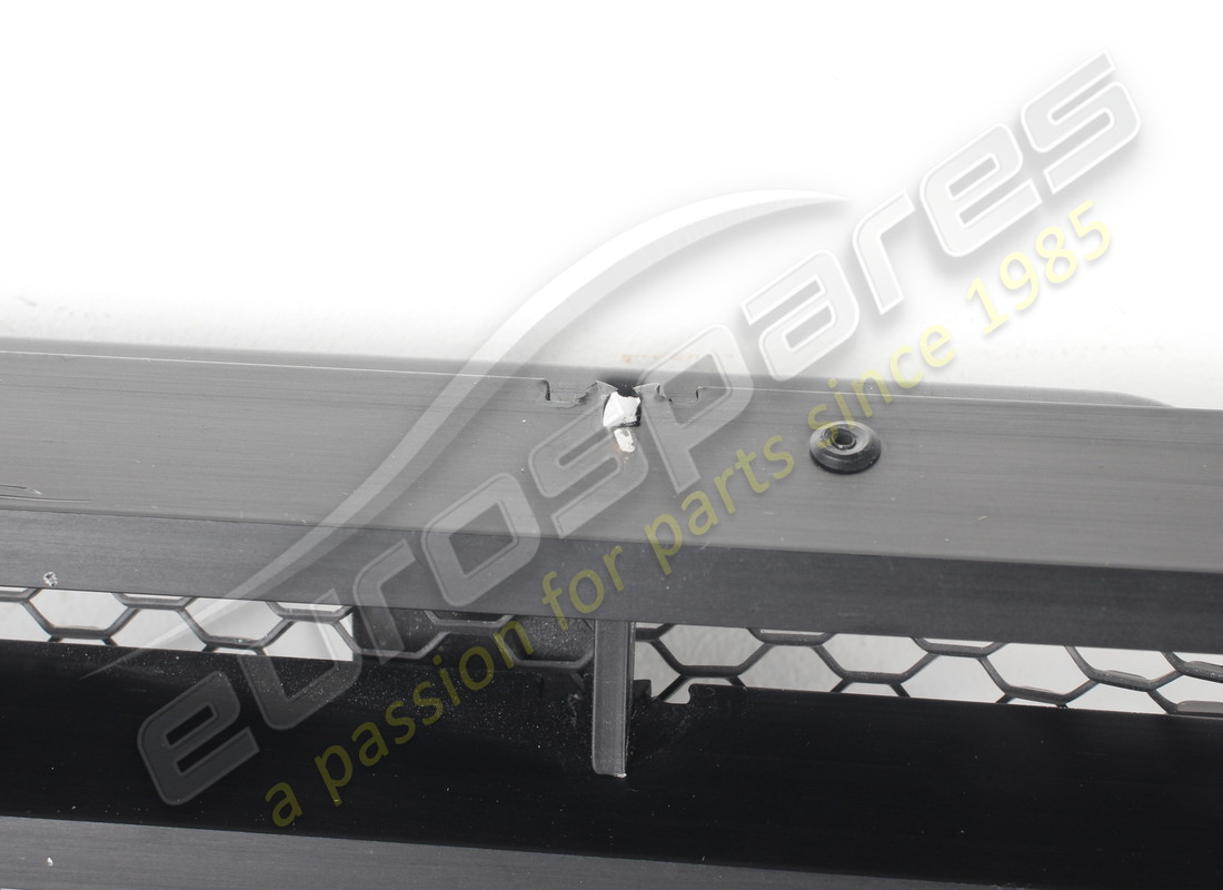 NEW (OTHER) FERRARI REAR GRILLE ENGINE COVER. PART NUMBER 61500500 (6) new (other) ferrari rear grille engine cover. part number 61500500 (6)