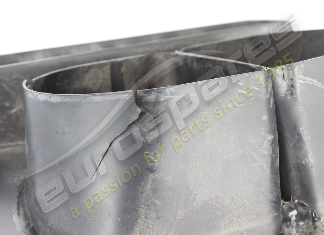 used eurospares complete brake & a/c air intake duct with grill. part number eap1493236 (3)