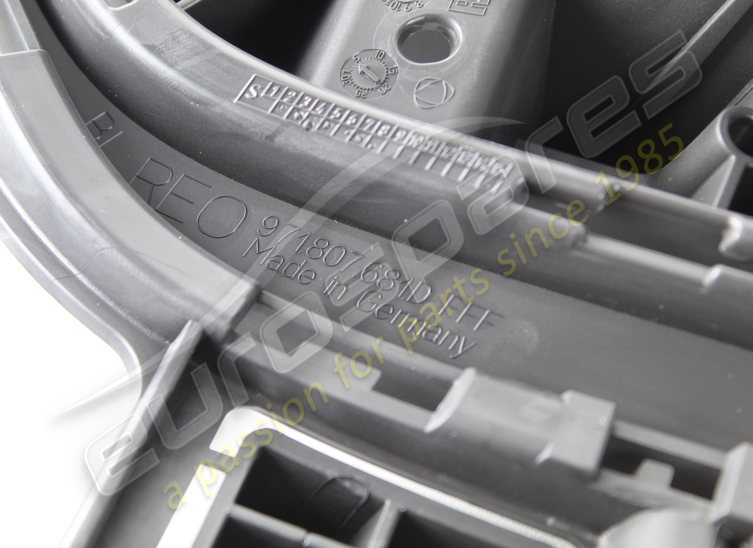 NEW PORSCHE GRILLE MATT BLACK. PART NUMBER 971807681DOK1 (3) new porsche grille matt black. part number 971807681dok1 (3)