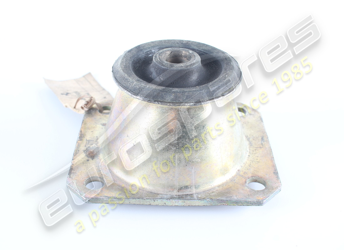 NEW FERRARI MOUNTING. PART NUMBER 132353 (2) new ferrari mounting. part number 132353 (2)