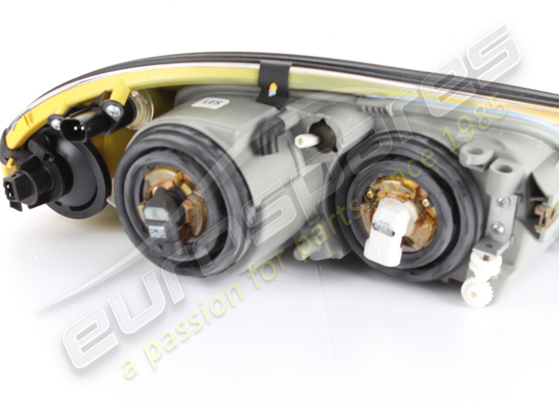 NEW (OTHER) FERRARI LH FRONT YELLOW HEADL.MOD.4. PART NUMBER 72001470 (2) new (other) ferrari lh front yellow headl.mod.4. part number 72001470 (2)