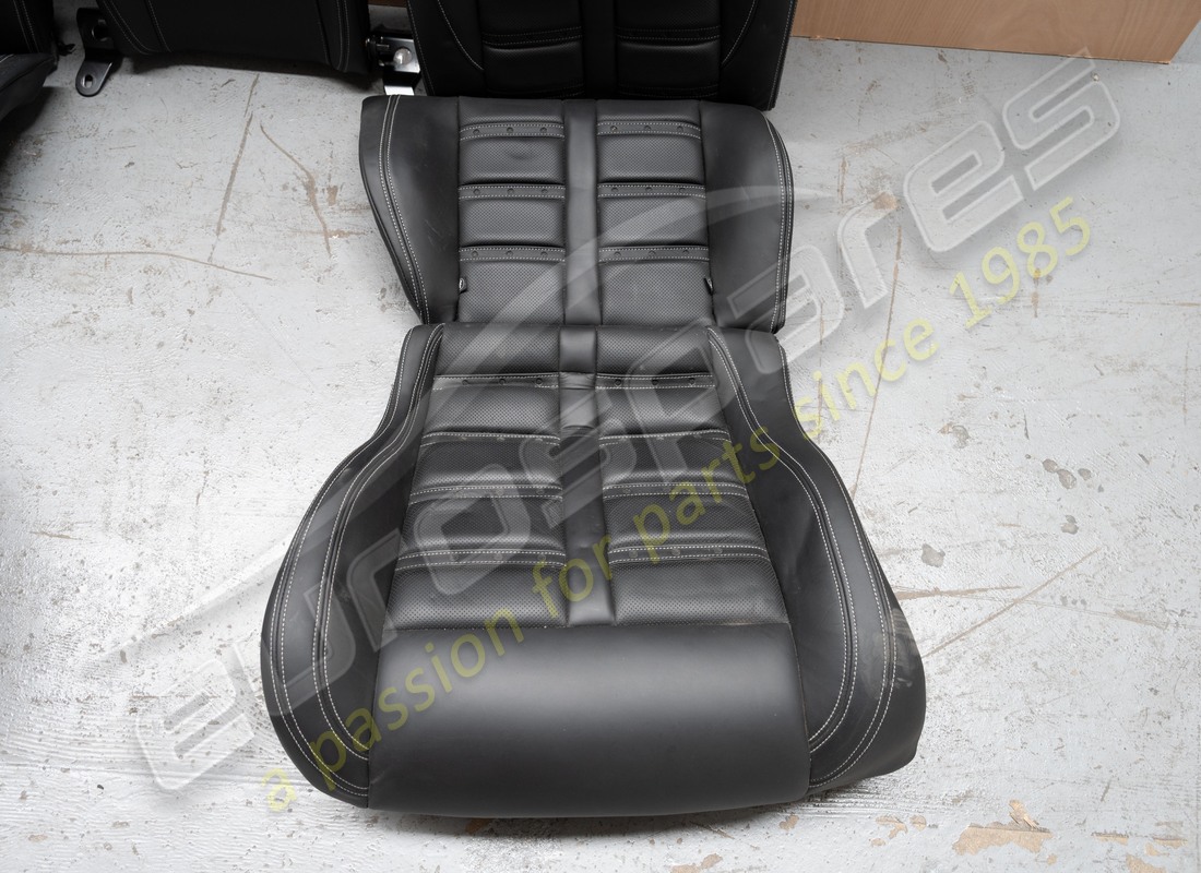 used ferrari complete seat set. part number eap1558688 (26)