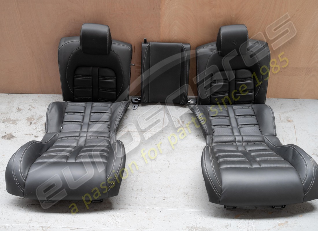 used ferrari complete seat set. part number eap1558688 (24)