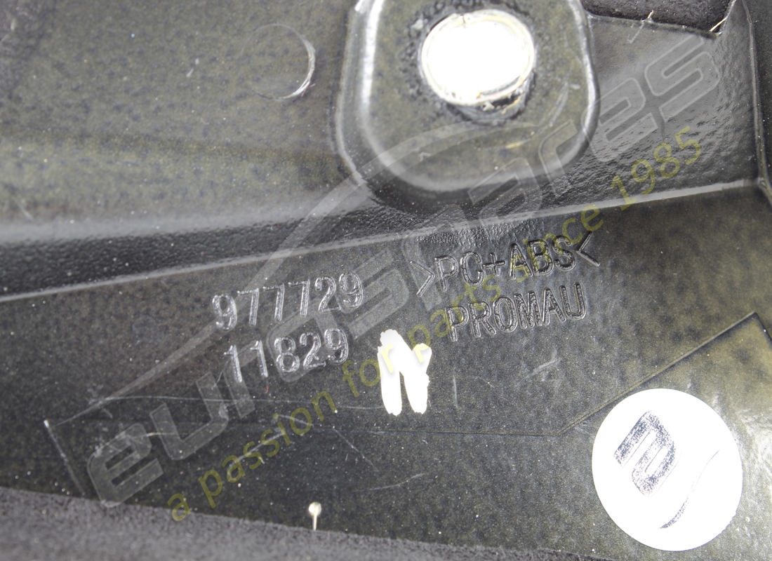 USED FERRARI COMPLETE RH REAR FIN. PART NUMBER 947655 (3) used ferrari complete rh rear fin. part number 947655 (3)