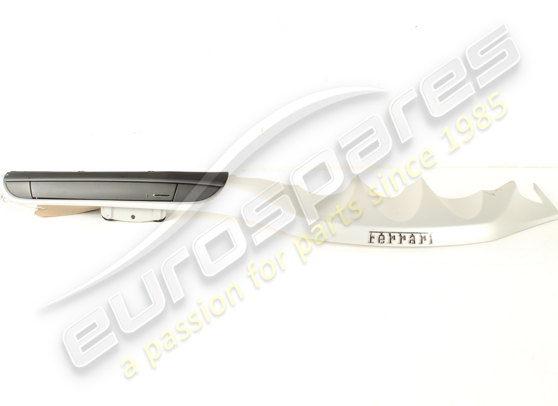 USED FERRARI CENTRE INSERT. PART NUMBER 83930000 (1) used ferrari centre insert. part number 83930000 (1)