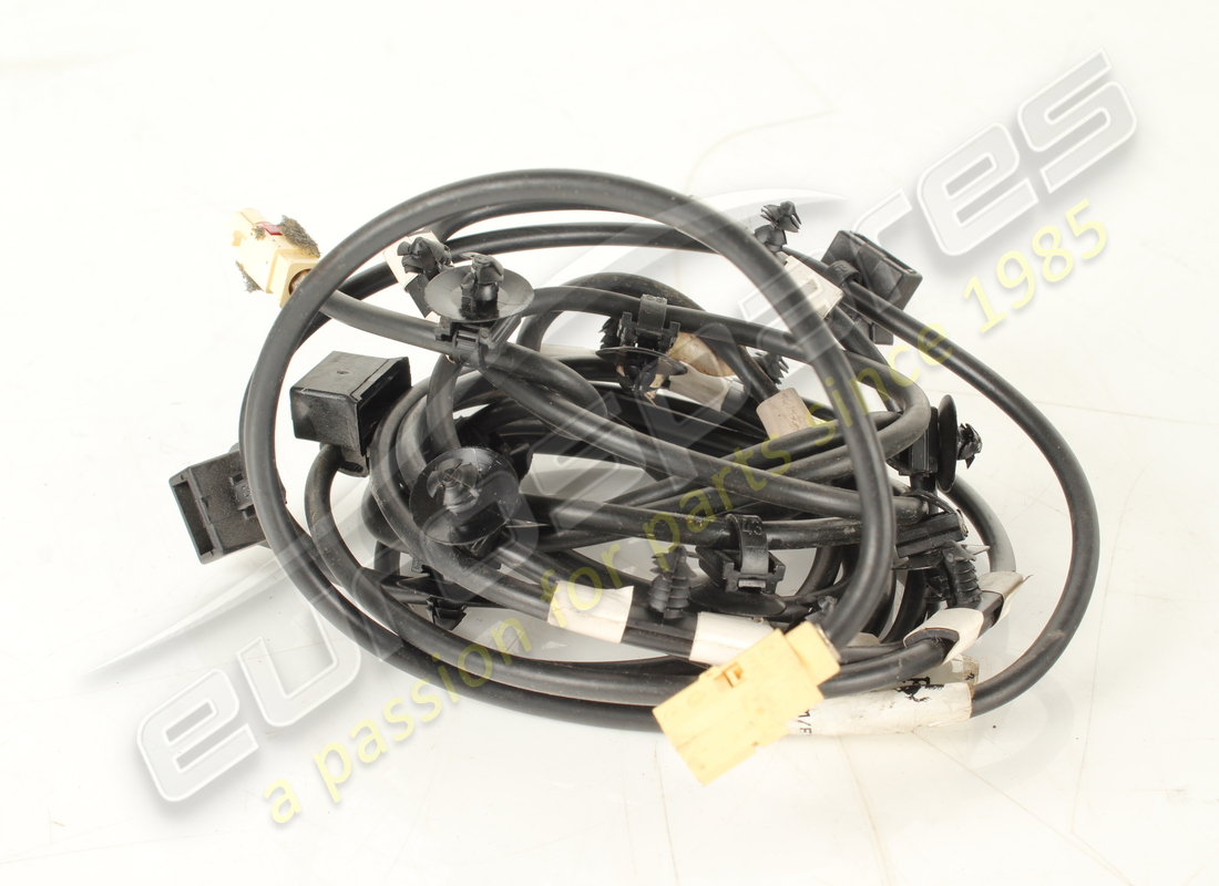 USED Ferrari PASSENGER COMPARTMENT AM/FM . PART NUMBER 266554 (1)