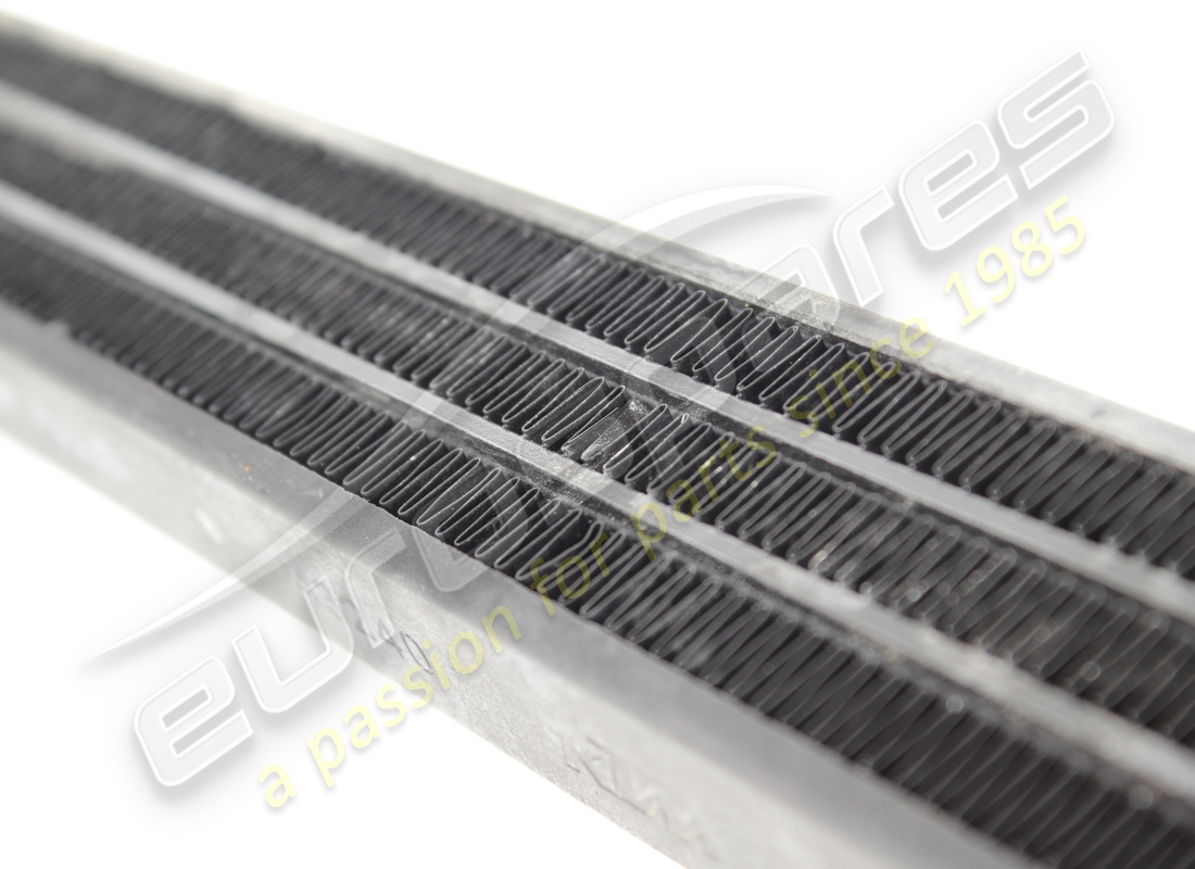 USED FERRARI OIL RADIATOR. PART NUMBER 239202 (5) used ferrari oil radiator. part number 239202 (5)