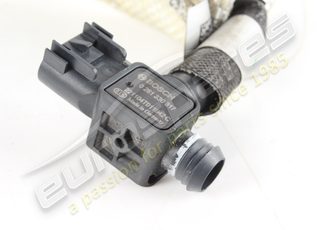 USED FERRARI PIPE FROM DISCONNECTER UNION. PART NUMBER 340024 (3) used ferrari pipe from disconnecter union. part number 340024 (3)