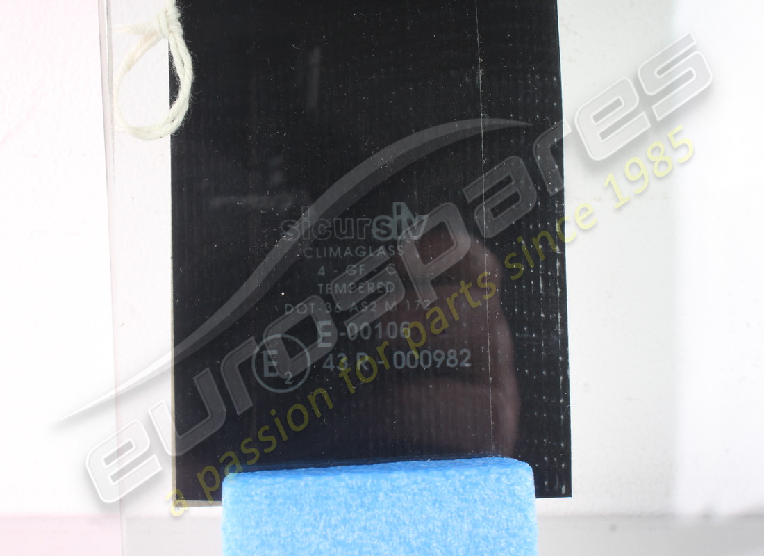 new oe rear side butt.window. part number 007017008 (2)