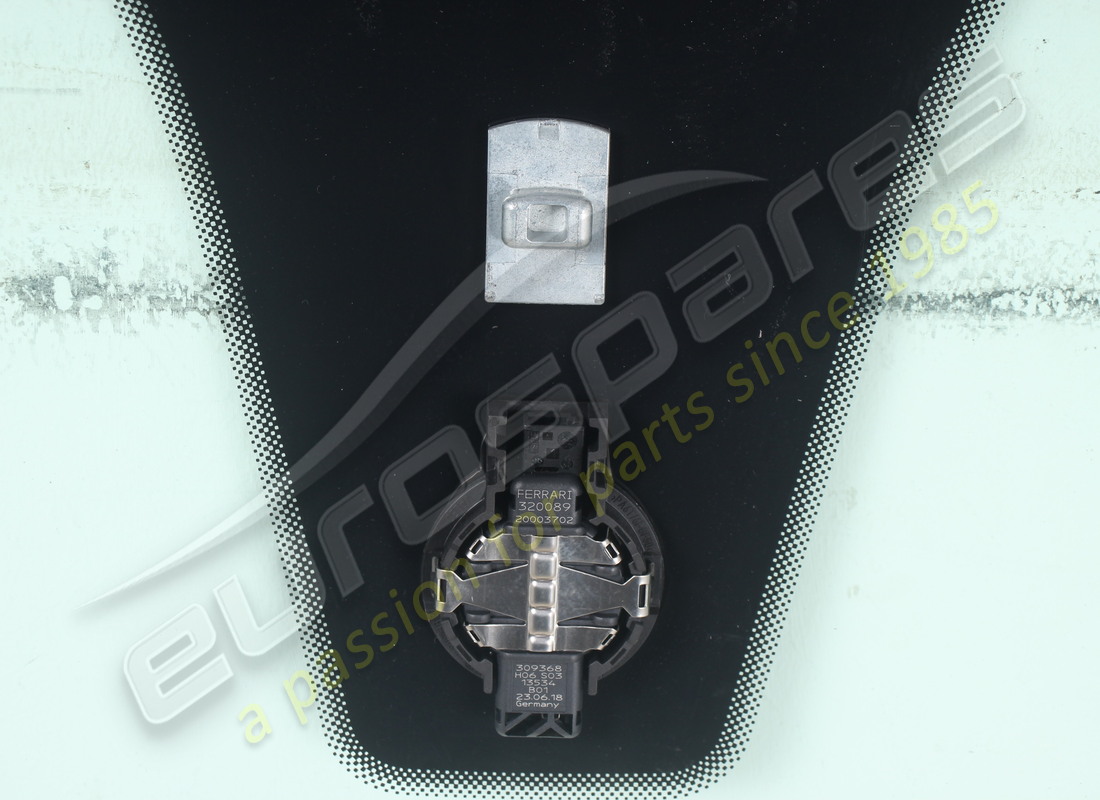 USED FERRARI WINDSCREEN. PART NUMBER 87916600 (5) used ferrari windscreen. part number 87916600 (5)