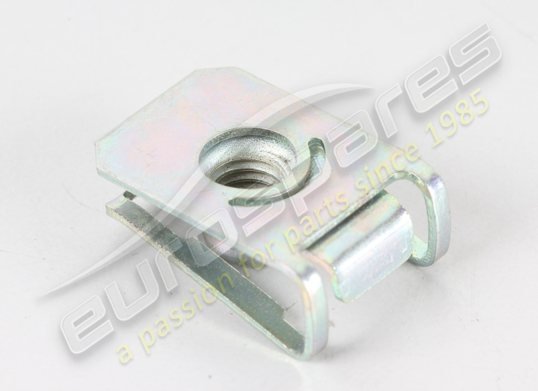 NEW MASERATI CLIP. PART NUMBER 675001047 (2) new maserati clip. part number 675001047 (2)