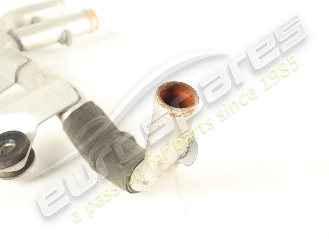 USED FERRARI PIPE FROM TGK TO ENGINE. PART NUMBER 292151 (3) used ferrari pipe from tgk to engine. part number 292151 (3)