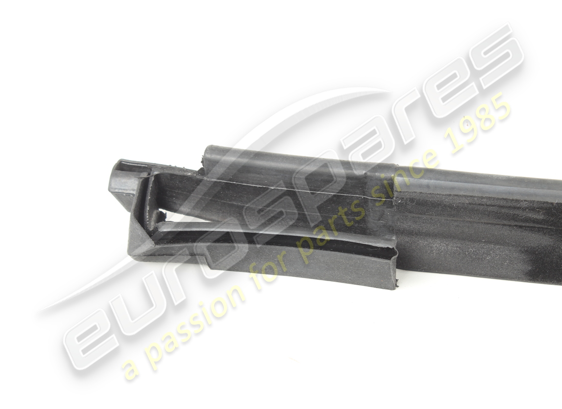 NEW EUROSPARES RH DOOR WEATHERSTRIP. PART NUMBER 62213100 (3) new eurospares rh door weatherstrip. part number 62213100 (3)