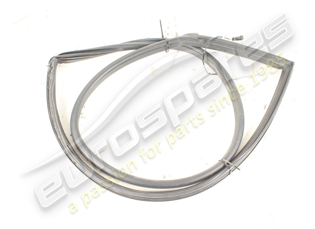 USED FERRARI RH GASKET FOR DOOR OPENING. PART NUMBER 66867600 (1) used ferrari rh gasket for door opening. part number 66867600 (1)