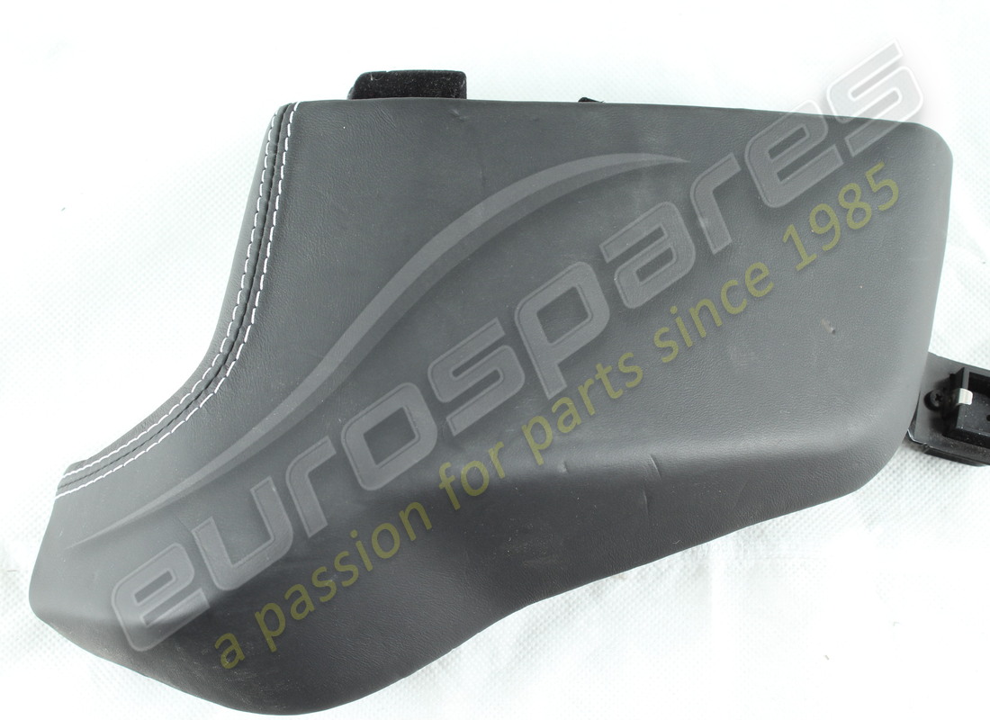 used ferrari lh lower pannel. part number 82760400 (3)