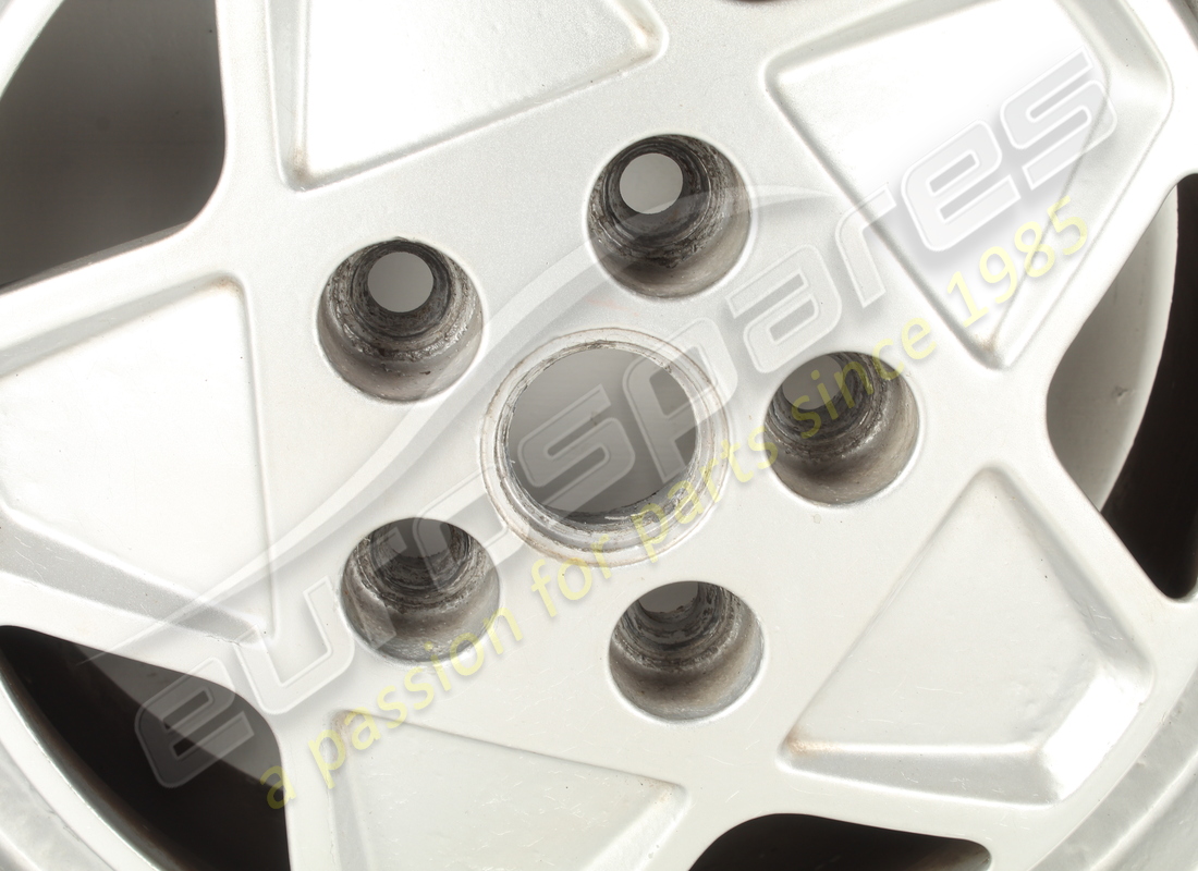 used ferrari road wheel front 3.2 mqv. part number 127465 (2)