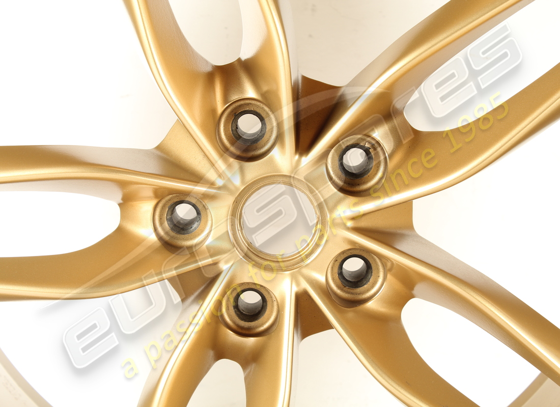 used ferrari front wheel. part number 310139 (2)