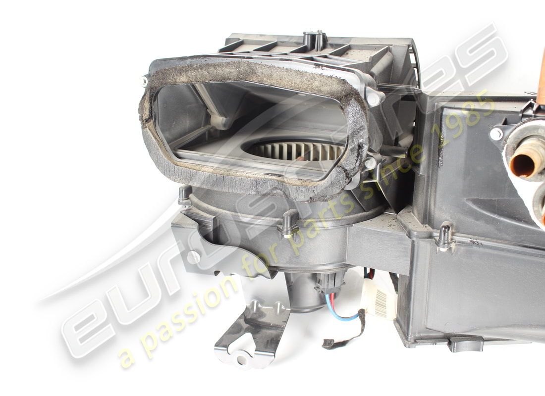 USED FERRARI COMPLETE AIR CONDITIONING UNIT. PART NUMBER 83391200 (9) used ferrari complete air conditioning unit. part number 83391200 (9)