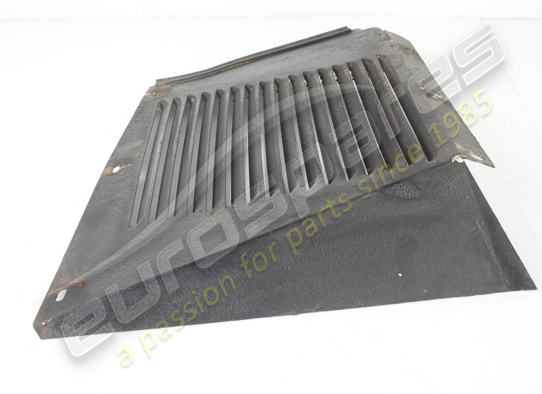 used ferrari rh lower front wheel arch panel. part number 61750200 (3)