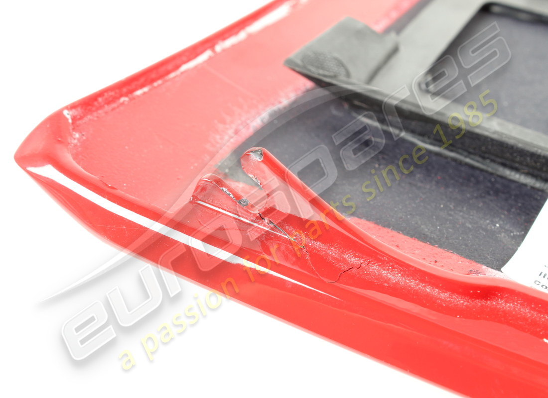 DAMAGED FERRARI COMPLETE UPPER SPOILER COVER. PART NUMBER 985821722 (8) damaged ferrari complete upper spoiler cover. part number 985821722 (8)
