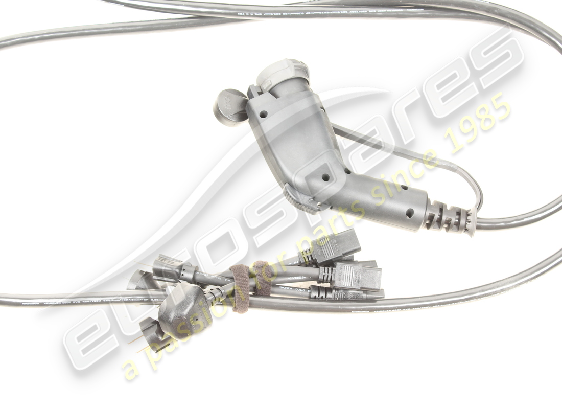 NEW FERRARI BATTERY CHARGER. PART NUMBER 303911 (5) new ferrari battery charger. part number 303911 (5)