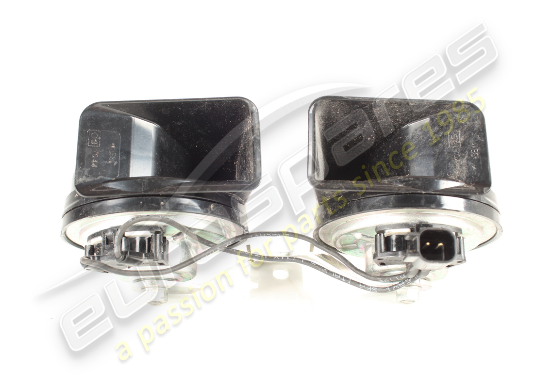 USED FERRARI HORN. PART NUMBER 785918 (2) used ferrari horn. part number 785918 (2)